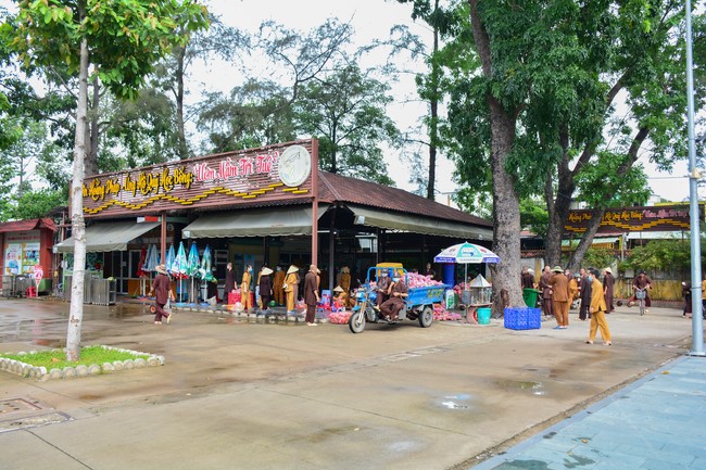 Continuing to support people in need in the Covid-19 pandemic of Hoang Phap Pagoda (series 4)